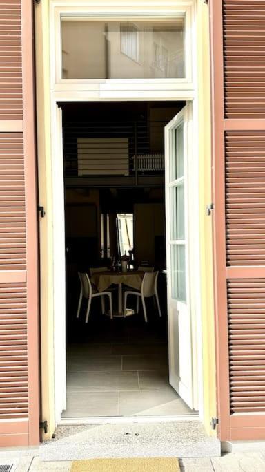 קומו Duomo Modern Loft 100Mt From Duomo And Lake מראה חיצוני תמונה