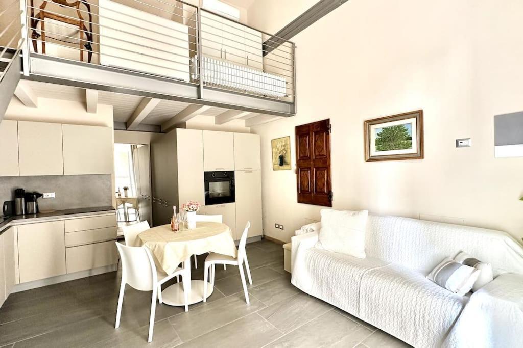 קומו Duomo Modern Loft 100Mt From Duomo And Lake מראה חיצוני תמונה