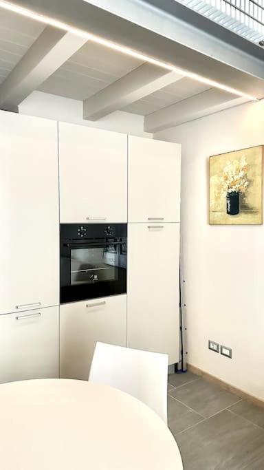 קומו Duomo Modern Loft 100Mt From Duomo And Lake מראה חיצוני תמונה