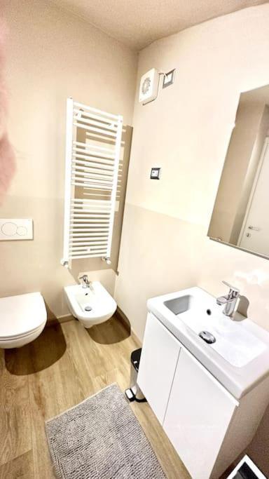 קומו Duomo Modern Loft 100Mt From Duomo And Lake מראה חיצוני תמונה