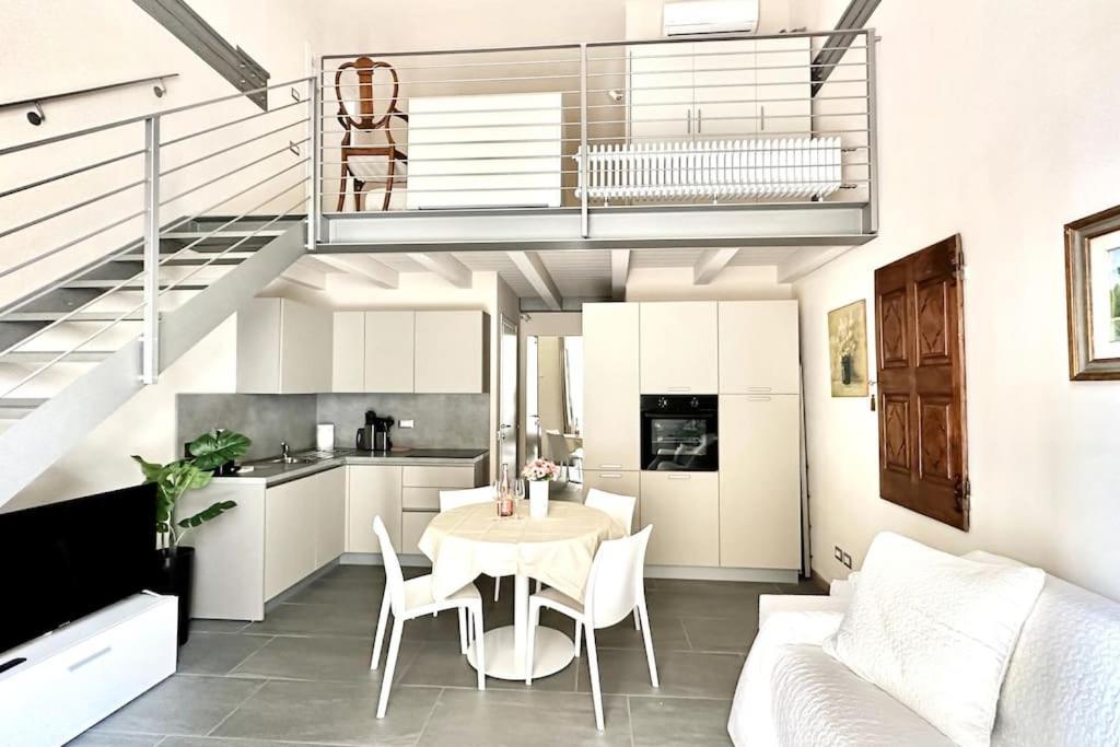 קומו Duomo Modern Loft 100Mt From Duomo And Lake מראה חיצוני תמונה